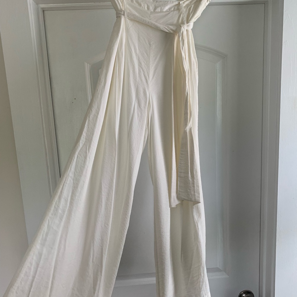 JOA satin wide leg cropped trouser. Tie waist. Zip closure